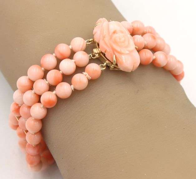 Vintage triple row coral bracelet with 14kt Yellow gold