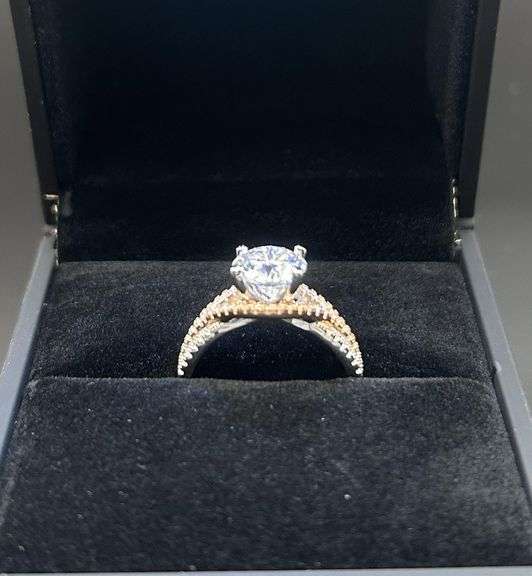 Sparkling 2.15 Ct VVs1 Lab Simulated Diamond 14 Kt White Gold Plated Engagement Ring