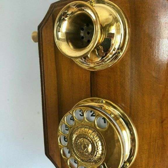 1930s Retro Wall-Mounted Wooden Telephone