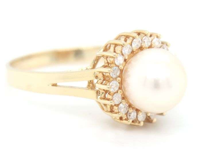 14kt Yellow gold 7.5mm Akoya pearl and diamond halo ring