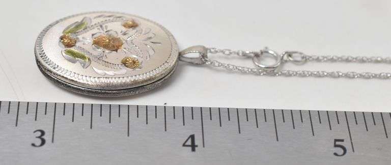 Flowery Locket Pendant Necklace in Sterling Silver