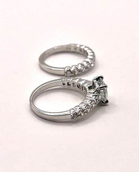 Stunning 2 Band 3.75 Ct Lab Simulated Diamond Ring Set