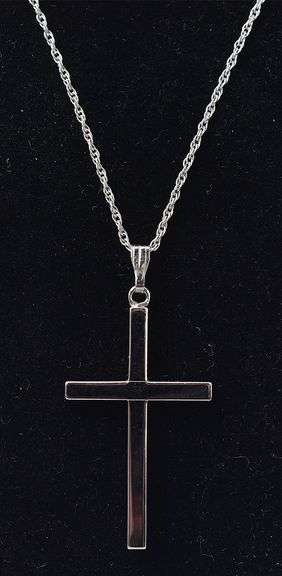 Cross Pendant Necklace in Sterling Silver
