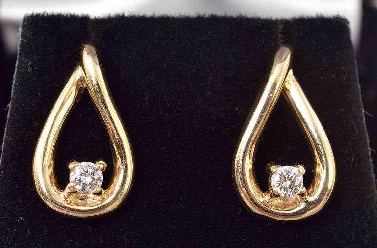 Glamorous 14K Yellow Gold 0.18CTW Diamond Dangle Earrings