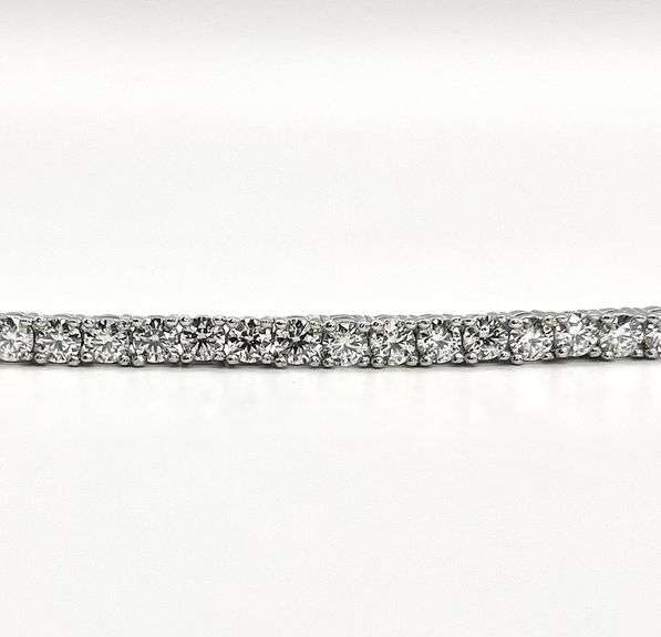 14 Kt White Gold Plated 12.5 Ctw Lab Simulated Diamond Tennis Bracelet