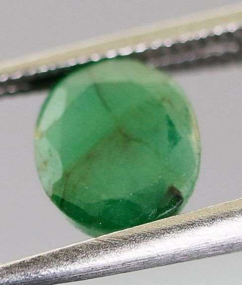 Eye catching! .90ct natural Zambian Emerald