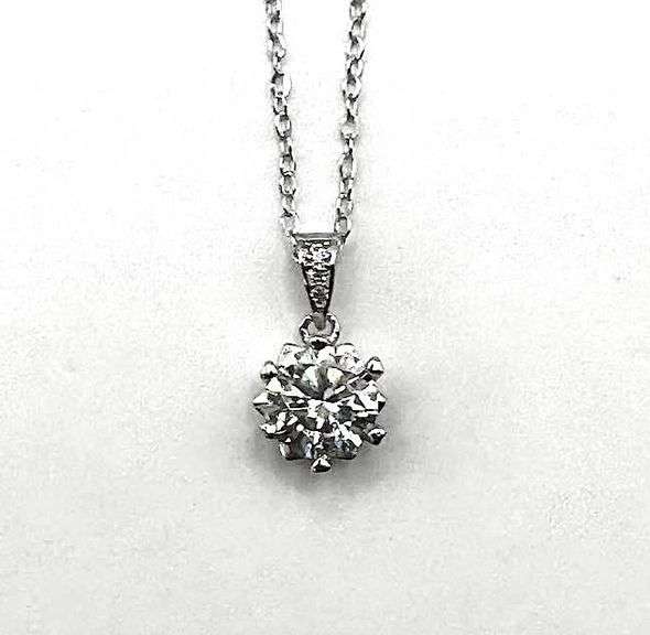 Beautiful 1.03 Ct VVs1 Lab Simulated Diamond Pendant w/chain