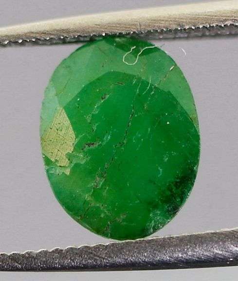 Eye catching! .97ct natural Zambian Emerald