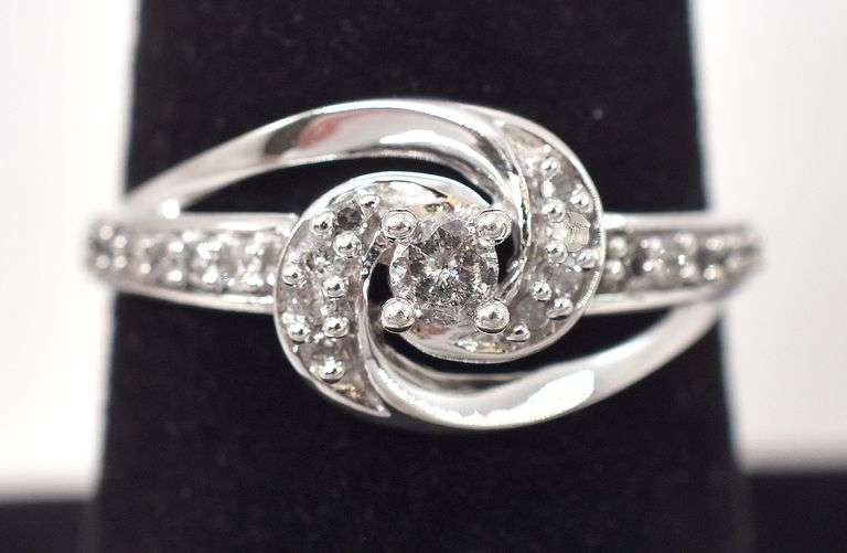 Shining 10K White Gold Diamond Ring
