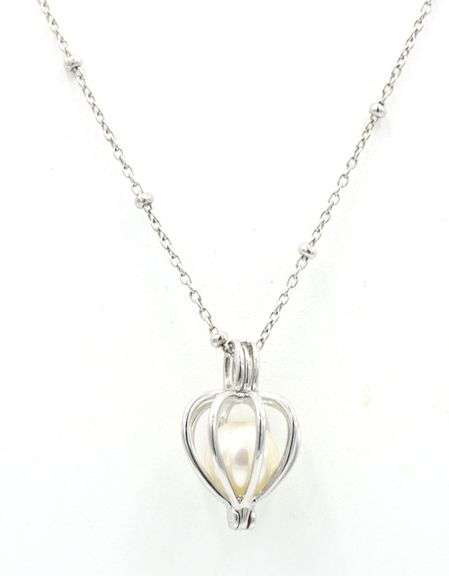 925 Sterling silver pearl pendant on chain