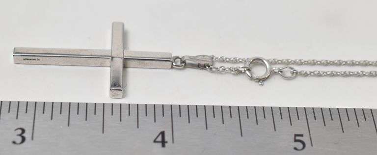 Cross Pendant Necklace in Sterling Silver