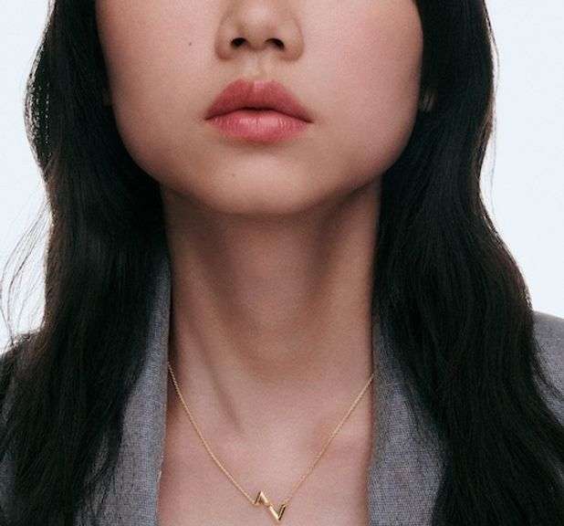 Authentic Louis Vuitton 18k Yellow Gold Volt Necklace