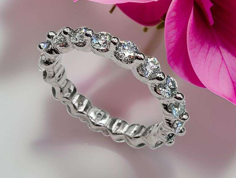 Beautiful 3.15 Ctw VVs1 Moissanite Eternity Ring