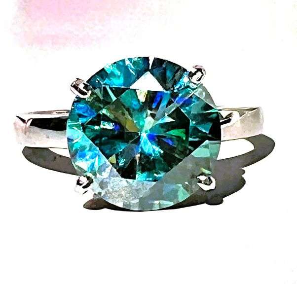 14 Kt White Gold Plate 5.05 Ct Deep Emerald Green VVs1 Fire Moissanite Ring