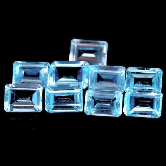 Simply brilliant 11.30ct sky blue Topaz set