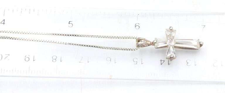 Group lot of 7 Vintage 925 sterling silver necklaces