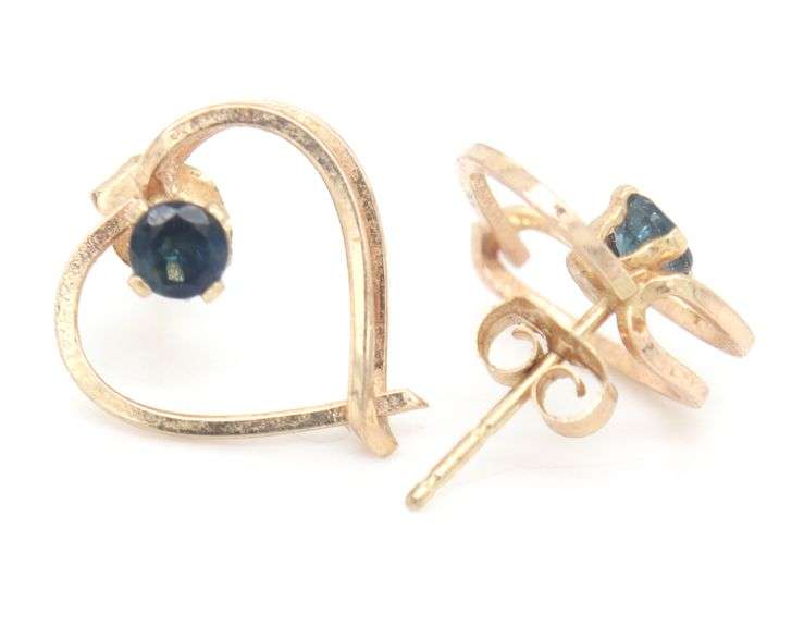 14kt Yellow gold heart shaped blue sapphire stud earrings