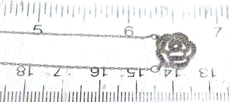 925 	Sterling Silver Cubic Zirconia Flower Style Pendant on Chain