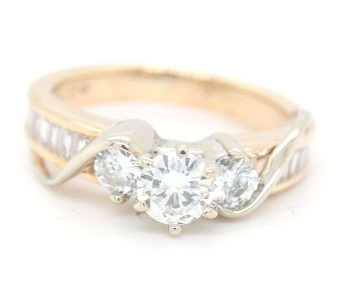 14kt Yellow gold 1ctw round brilliant cut in baguette diamond engagement ring