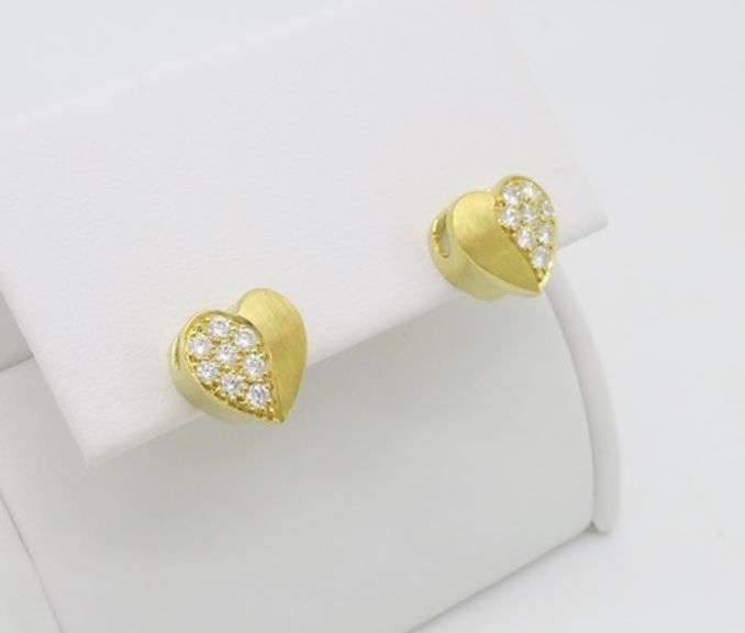18k Yellow Gold Diamond Heart Stud Earrings