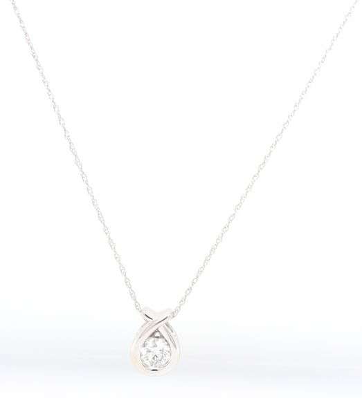 14kt White gold 0.47ct diamond teardrop pendant on chain necklace