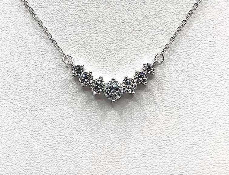 Sparkling 2.25 Ctw 7 Stone VVs1 Lab Simulated Diamond Necklace