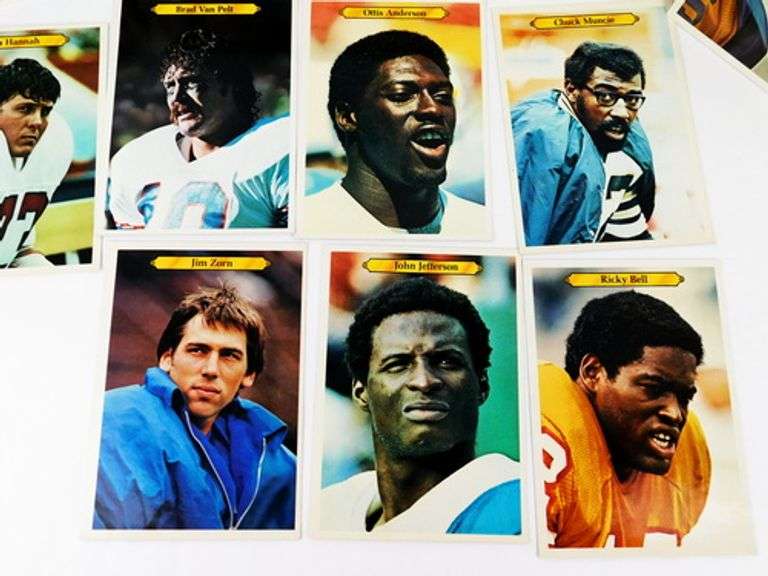 12 Topps 1980 Oversized Football Trade Cards, All Greats
