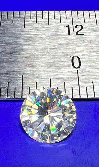 Sparkling 5.16 Ct VVs1 F-G Lab Simulated Diamond Solitaire