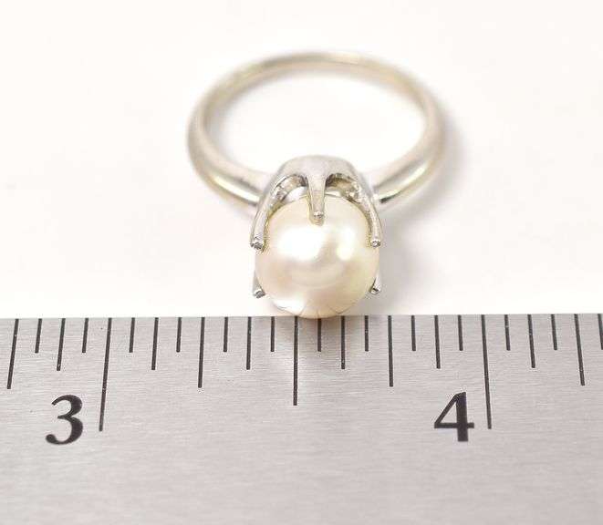 Comely 14K White Gold Pearl Ring