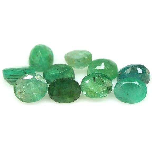 Bright emerald green 6.95ct 10pc emerald set