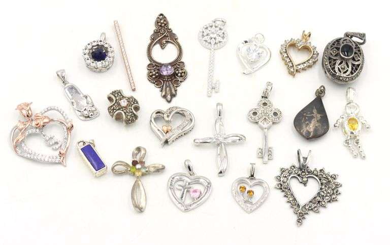 Group lot of Vintage 925 sterling silver pendants