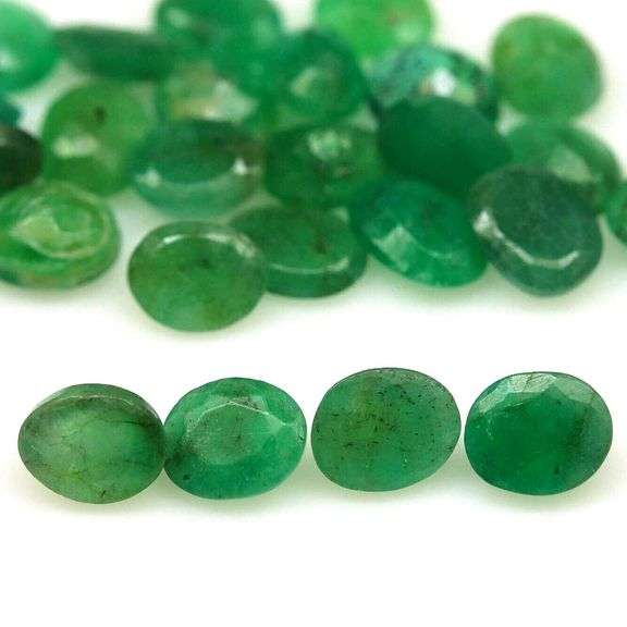 Rich green unheated 8.50ct Zambian Emerald set