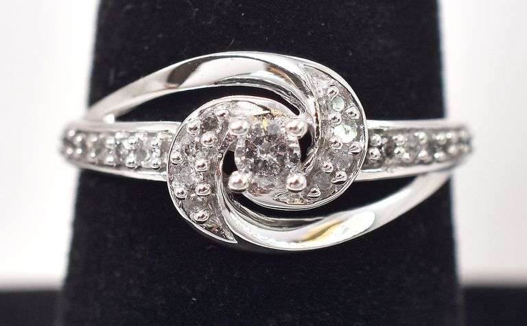 Shining 10K White Gold Diamond Ring