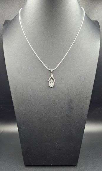 Sparkling 2 Ct VVs1 Lab Simulated Ice Mint Green Diamond Pendant w/chain