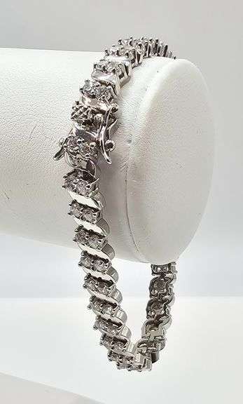 Sparkling 21.5 Ctw Lab Simulated Diamond14 Kt White Gold Plated Tennis Bracelet