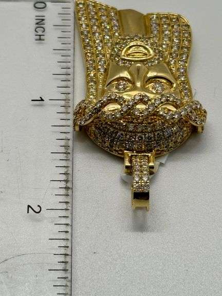 14K Yellow Gold Round Brilliant Cut Jesus