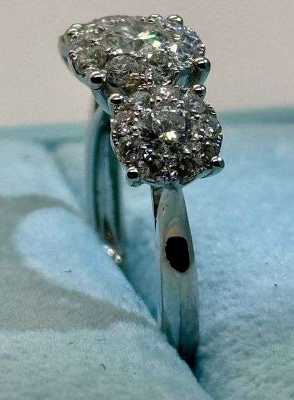 14K White Gold Round Brilliant Cut Diamond Engagement Ring