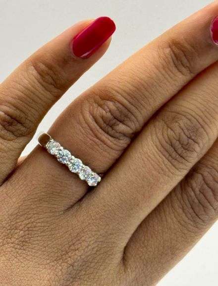 14K White Gold Round Brilliant Cut Diamond Wedding Band