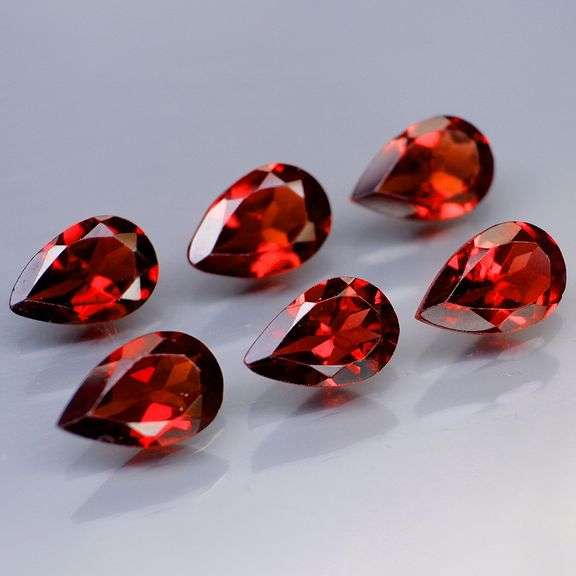 Top color!! 6.54ct 6pc. Mozambique Garnet set