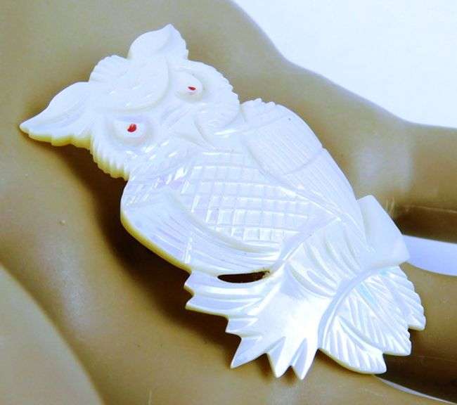 Vintage Large Mother of Pearl Owl Pin