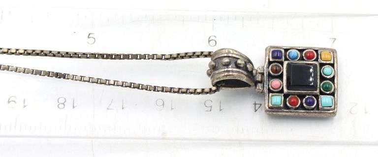 Set of Vintage 925 sterling silver gemstone pendant o box chain and matching earrings