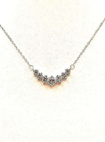 Sparkling 2.25 Ctw 7 Stone VVs1 Lab Simulated Diamond Necklace