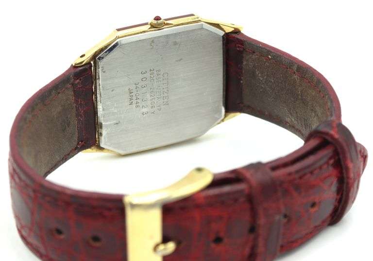 Jaz Rectangular brown wooden dial quartz on leather strap watch