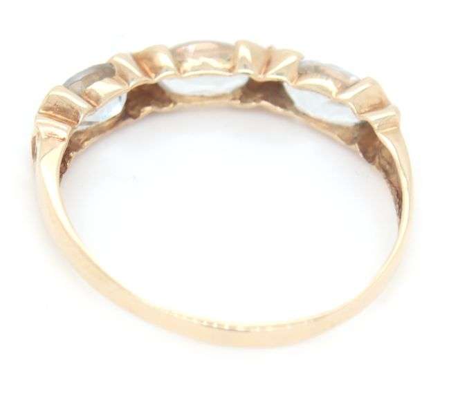 10kt Yellow gold Aquamarine band
