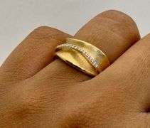 14K Yellow Gold Round Brilliant Cut Diamond Ring