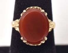 Vintage 10K Yellow Gold Red Gemstone Ring