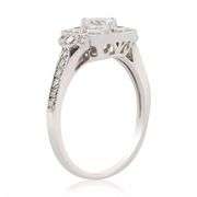 PLATINUM VS CLARITY DIAMOND RING 1.05 C.T.W.