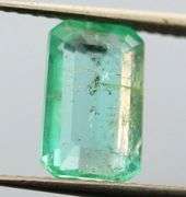 Beautiful green 1.72ct Colombian emerald