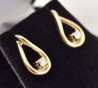 Glamorous 14K Yellow Gold 0.18CTW Diamond Dangle Earrings