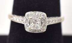 Gorgeous 14K White Gold Diamond Ring